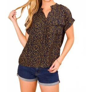 NEW COZY CO. print deep notch neck short sleeve drop shoulder top in navy